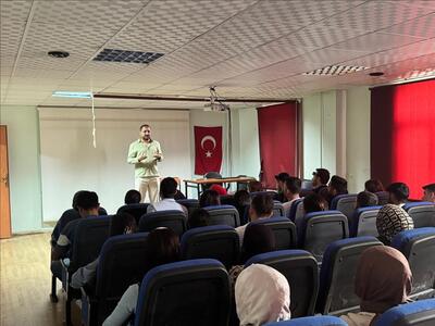 cizre-myo-da-ogrenciler-is-dunyasi-temsilcileriyle-bir-araya-geldi